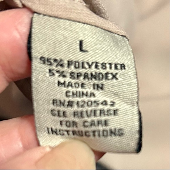 3 for $20 Loose fit, Flowy tank, scoop neckline, peachy beige colour, size L - Picture 7 of 7